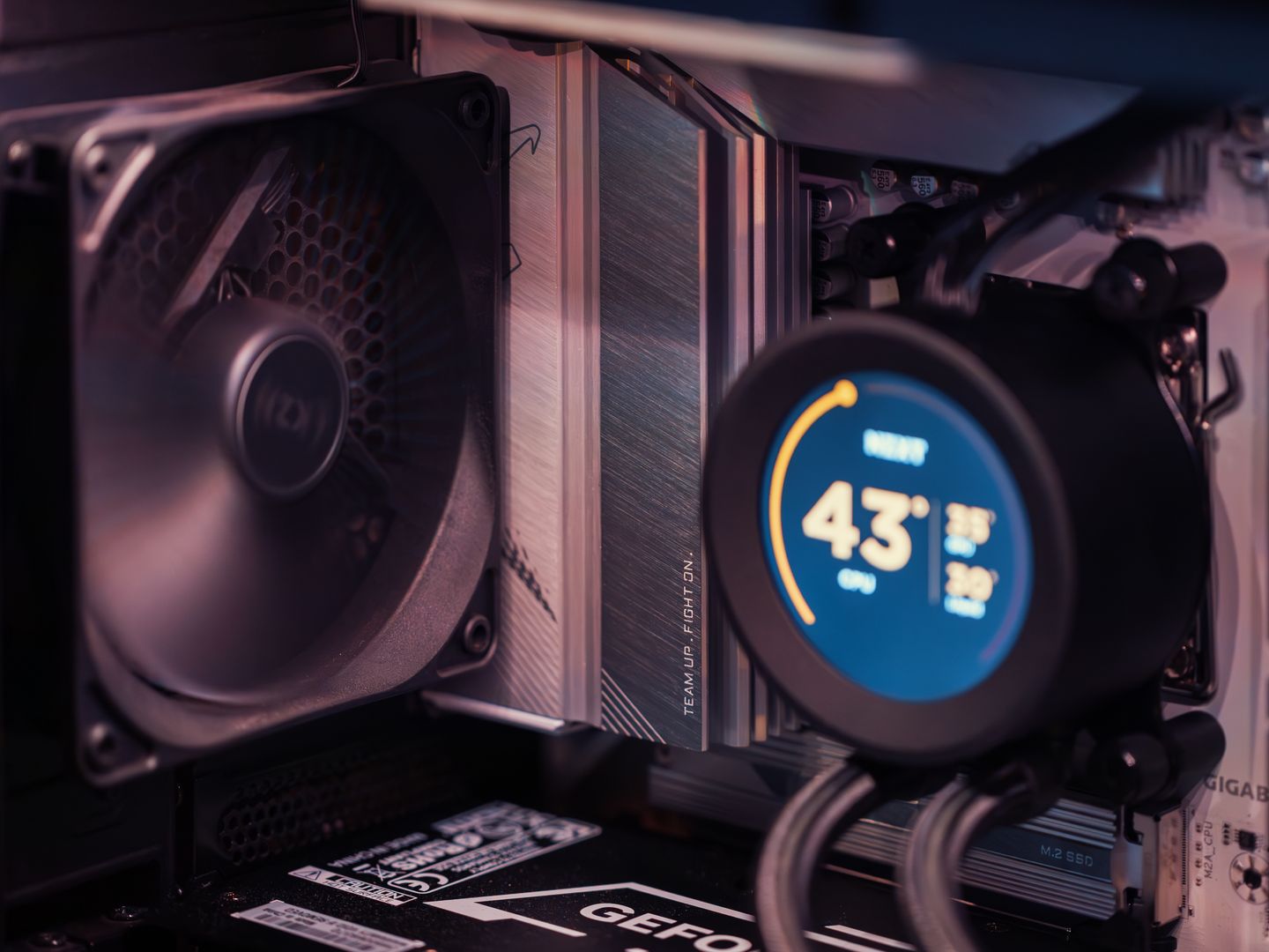 Ryzen 7 9700X + RTX 5070